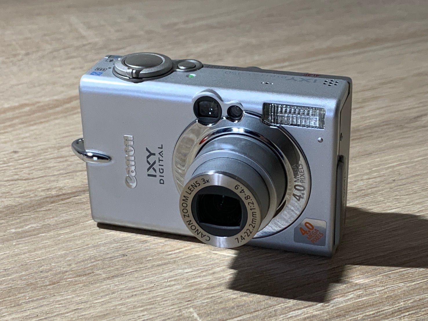 ジャンク　デジカメ　Canon IXY Digital 1802 Canon IXY DIGITAL 450 シルバー ジャンク品 デジカメ【コ