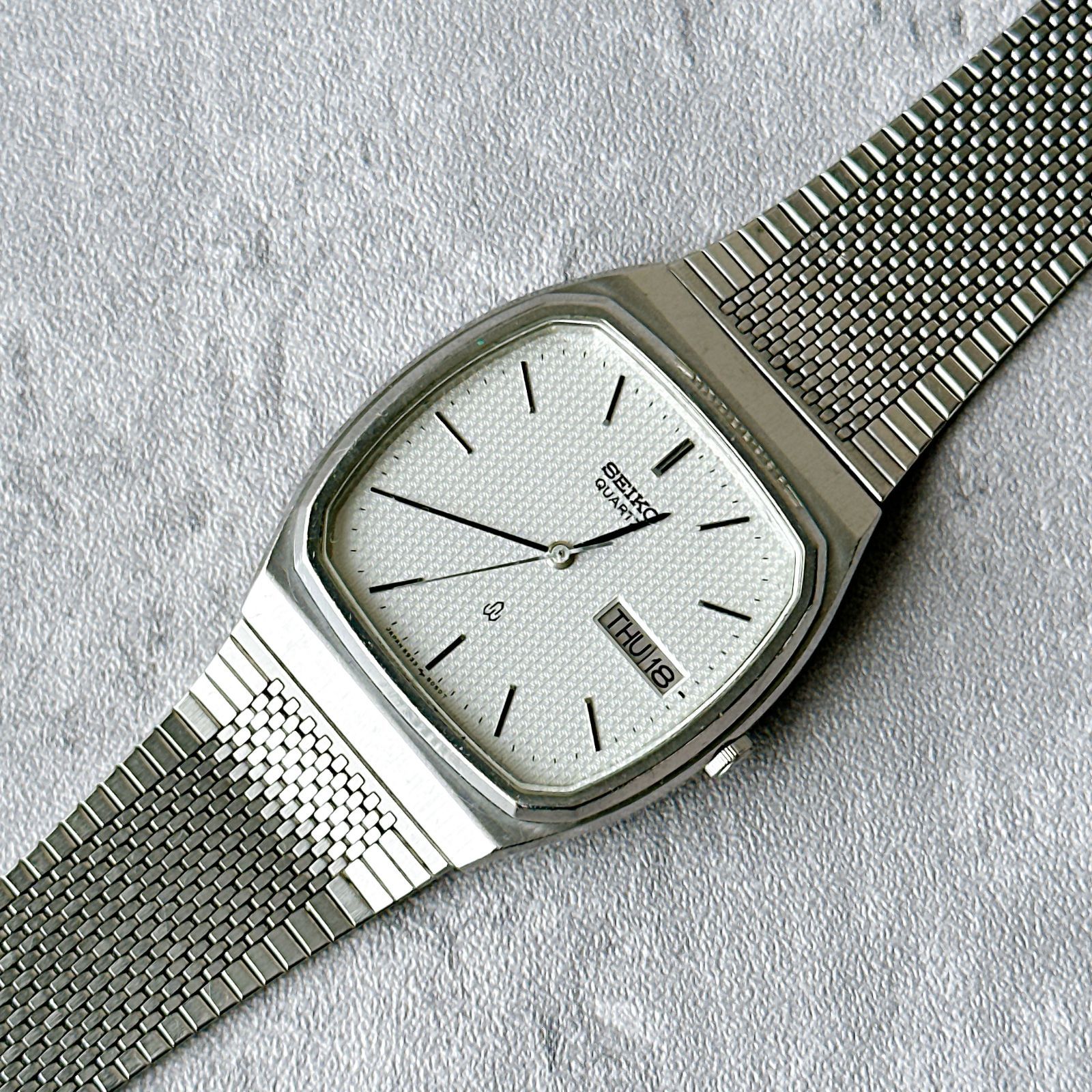 SEIKO QUARTZ セイコークォーツ 5933-5040 ホワイトテクスチャーダイヤル デイデイト 純正ブレスレット ヴィンテージ クオーツ メンズ ドレスウォッチ セイコー