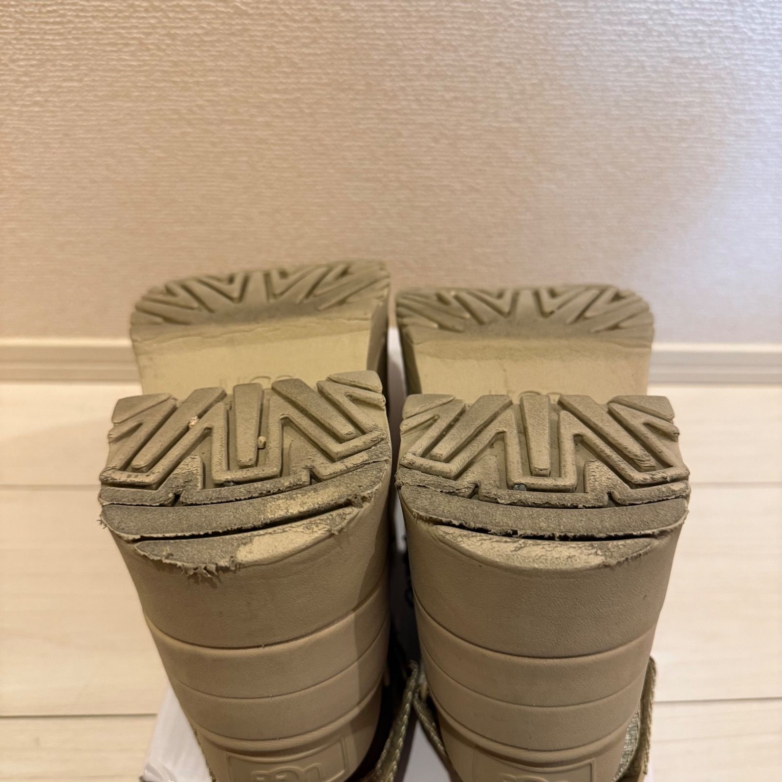 値下げ可能！】UGG GOLDENRISE アグ ゴールデンライズ サンダル 厚底