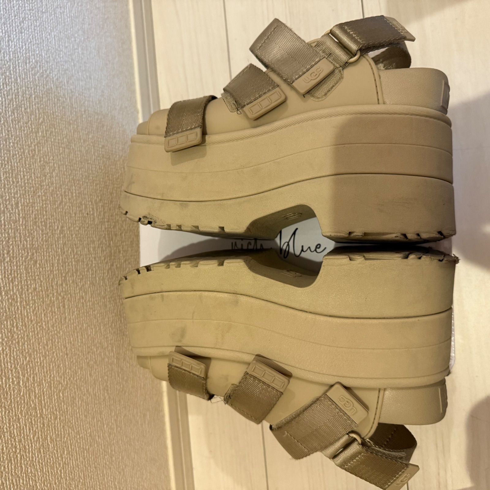 値下げ可能！】UGG GOLDENRISE アグ ゴールデンライズ サンダル 厚底