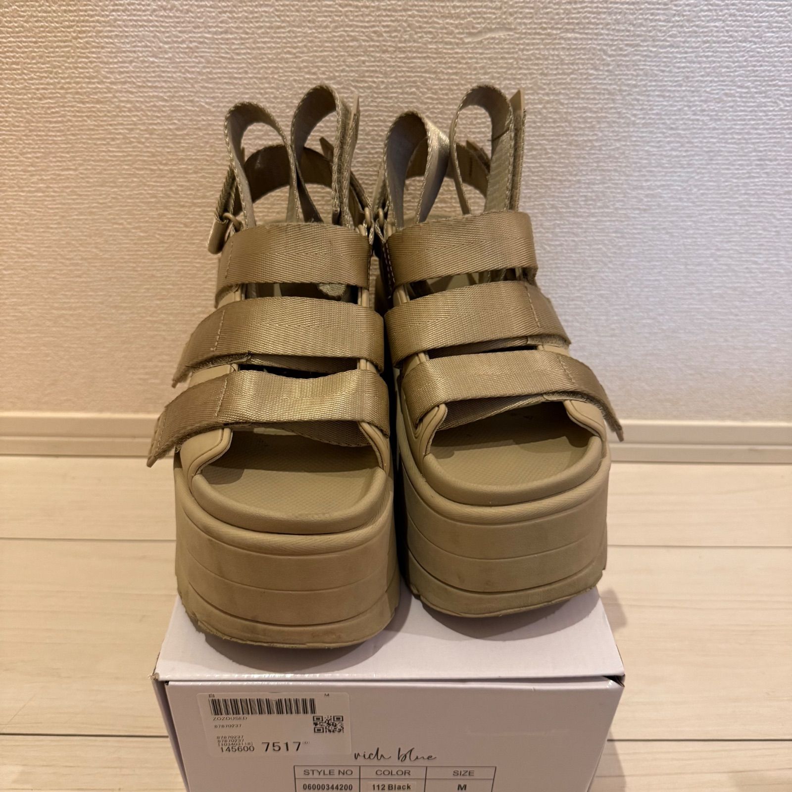 値下げ可能！】UGG GOLDENRISE アグ ゴールデンライズ サンダル 厚底