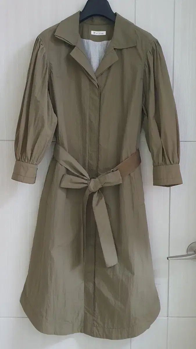 イッミシャ トレンチ シャカシャカ素材 ONE PIECE