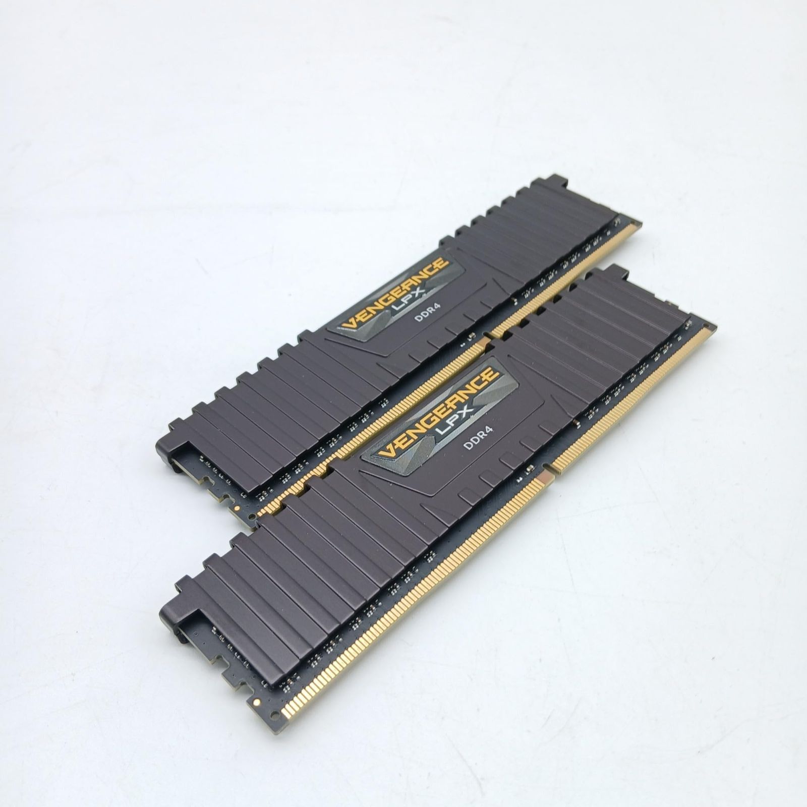 No.6113 CORSAIR VENGEANCE LPX DDR4 メモリ 16GB（8GB×2）最大2666MHz対応 Intel XMP対応 CL16 デスクトップPC用 ブラック CMK16GX4M2A2666C16