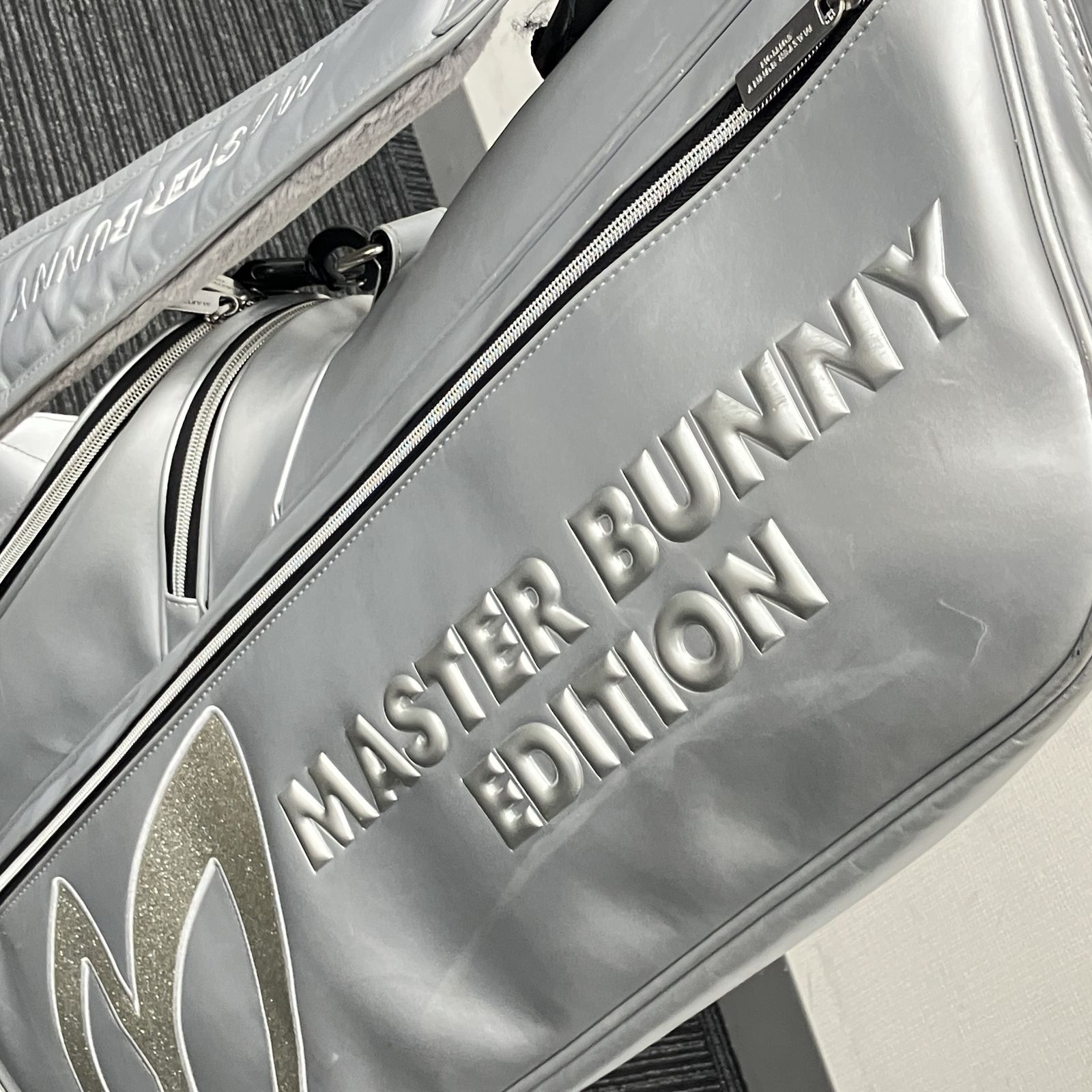 MASTER BUNNY EDITION キャディバッグ シルバースポーツ用品 ゴルフ