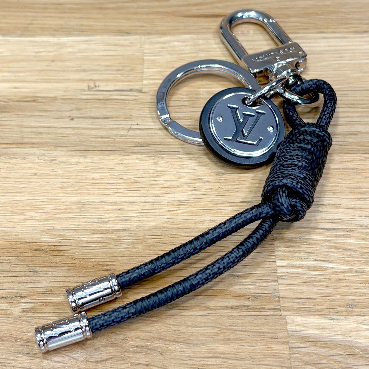 超美品 ルイヴィトン 現行 ダミエグラフィット キーホルダー レザー 