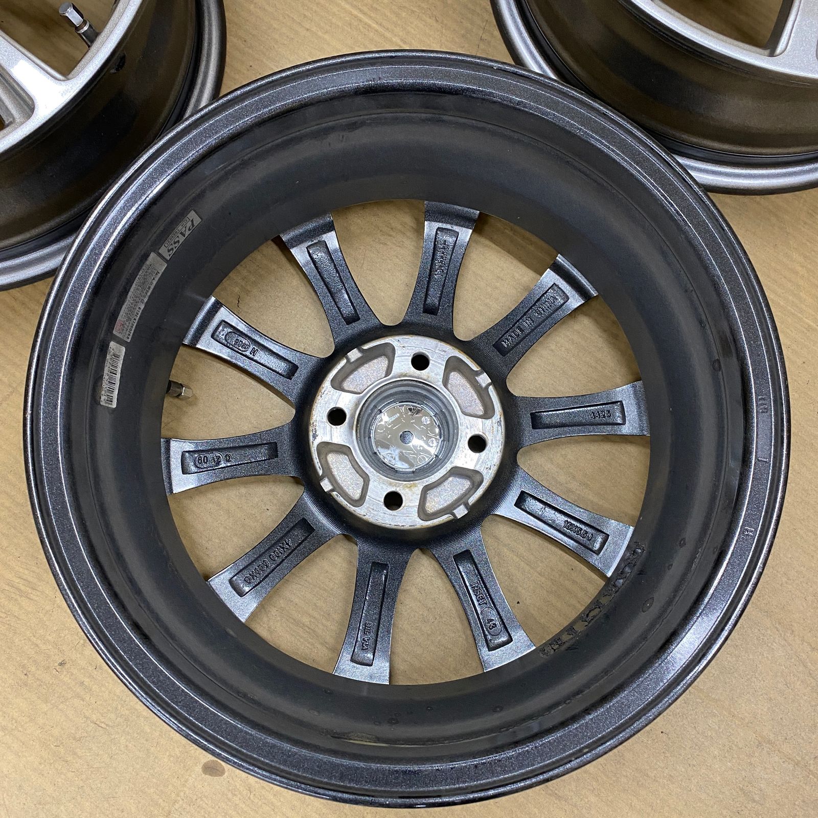 HOT STUFF Exceeder 15インチ ホイール4本 HOT STUFF Exceeder 15×5.5J +43 PCD100 4H ハブ径67mm 4本セット