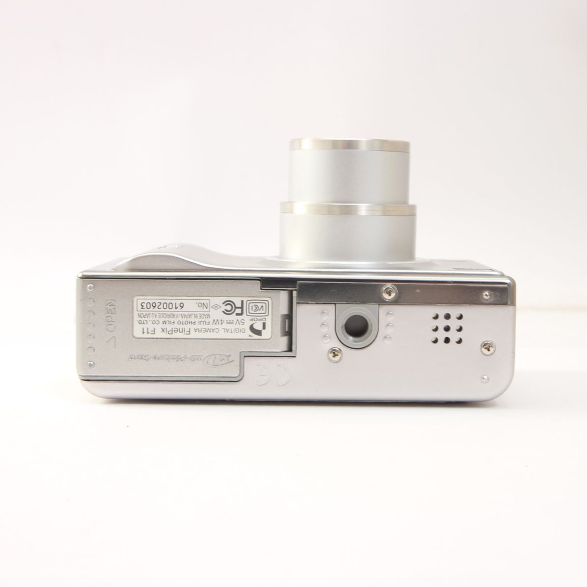 FUJIFILM フジフィルム FinePix F11 シルバー コンパクトデジタル
