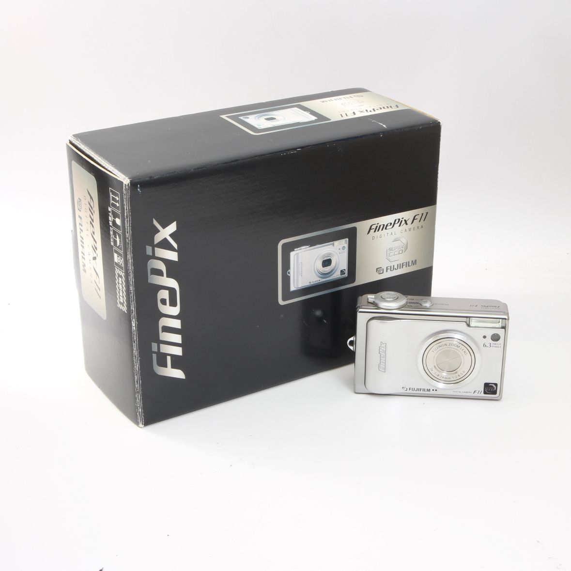 FUJIFILM フジフィルム FinePix F11 シルバー コンパクトデジタル