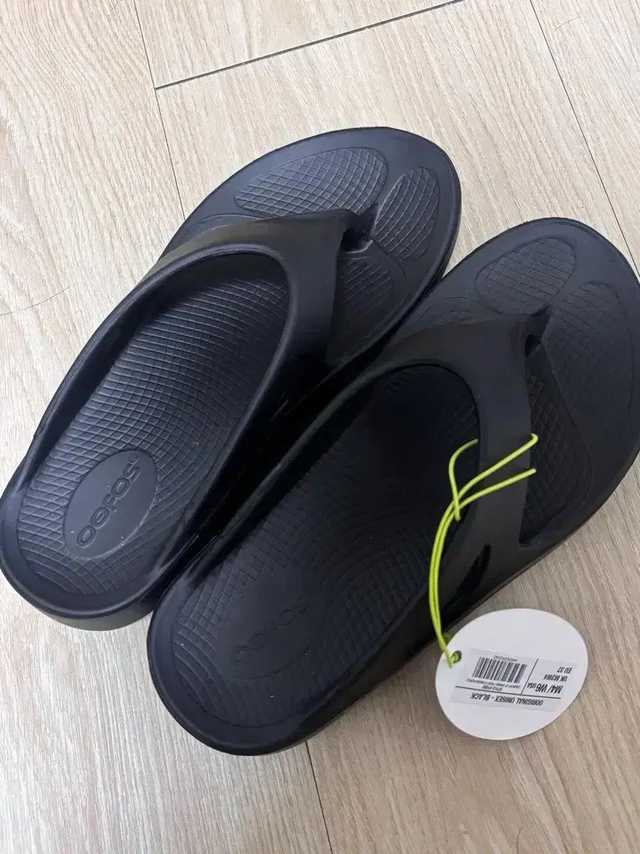 OOFOS ビーチサンダル 新品 230