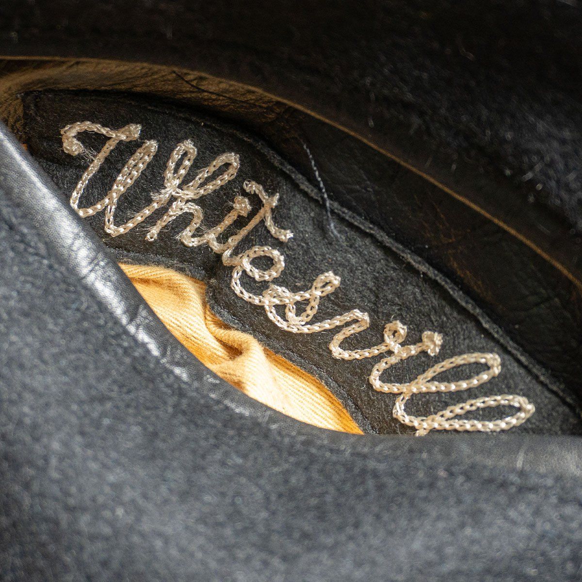 美品】WHITESVILLE【フルデコ レザースリーブ スタジャン】40