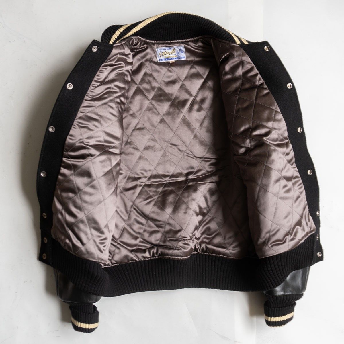 WHITESVILLE 東洋 スタジャン フルデコ レザー 38 美品】WHITESVILLE【フルデコ レザースリーブ スタジャン】40