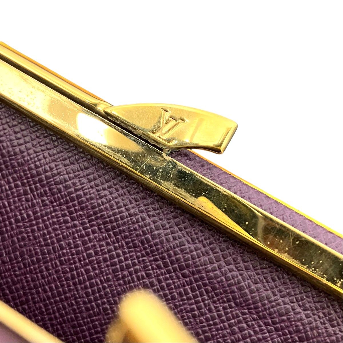 ルイ・ヴィトン LOUIS VUITTON エピ 長財布 レザー M63259 レディース