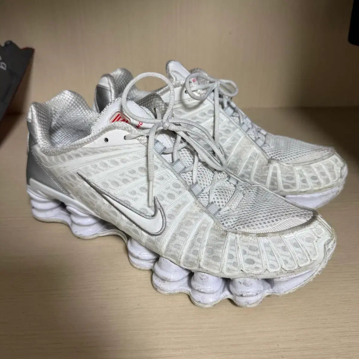 ナイキ ショックス TL 270