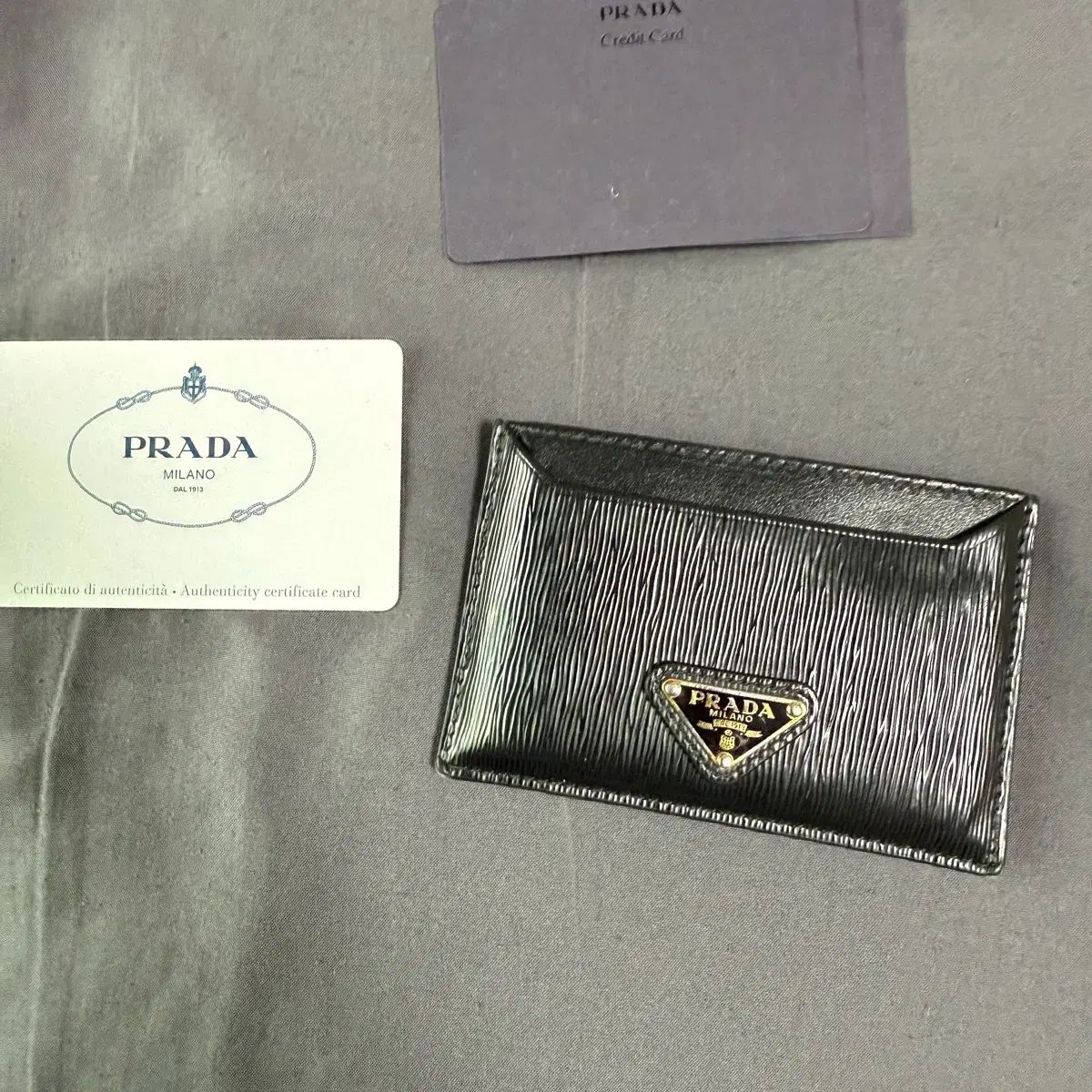 PRADA カード 財布 ブラック