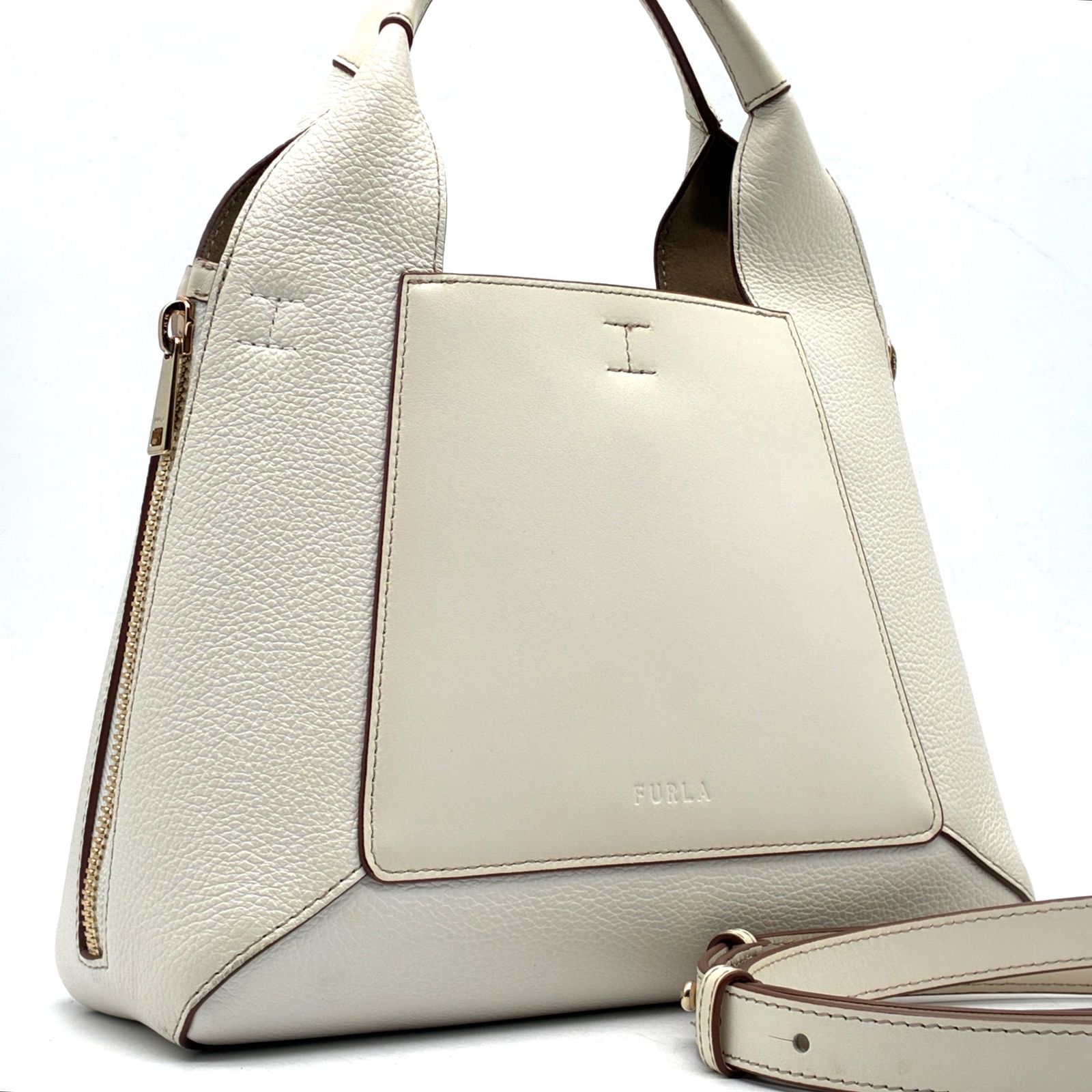 美品 フルラ FURLA ジルダ GILDA 2way ハンドバッグ ショルダーバッグ アイボリー オフホワイト レザー 本革 牛革 クロスボディ 斜め掛け サイドジップ ボーナス 夏休み 帰省 サマーギフト 敬老の日 ご褒美 プレゼント