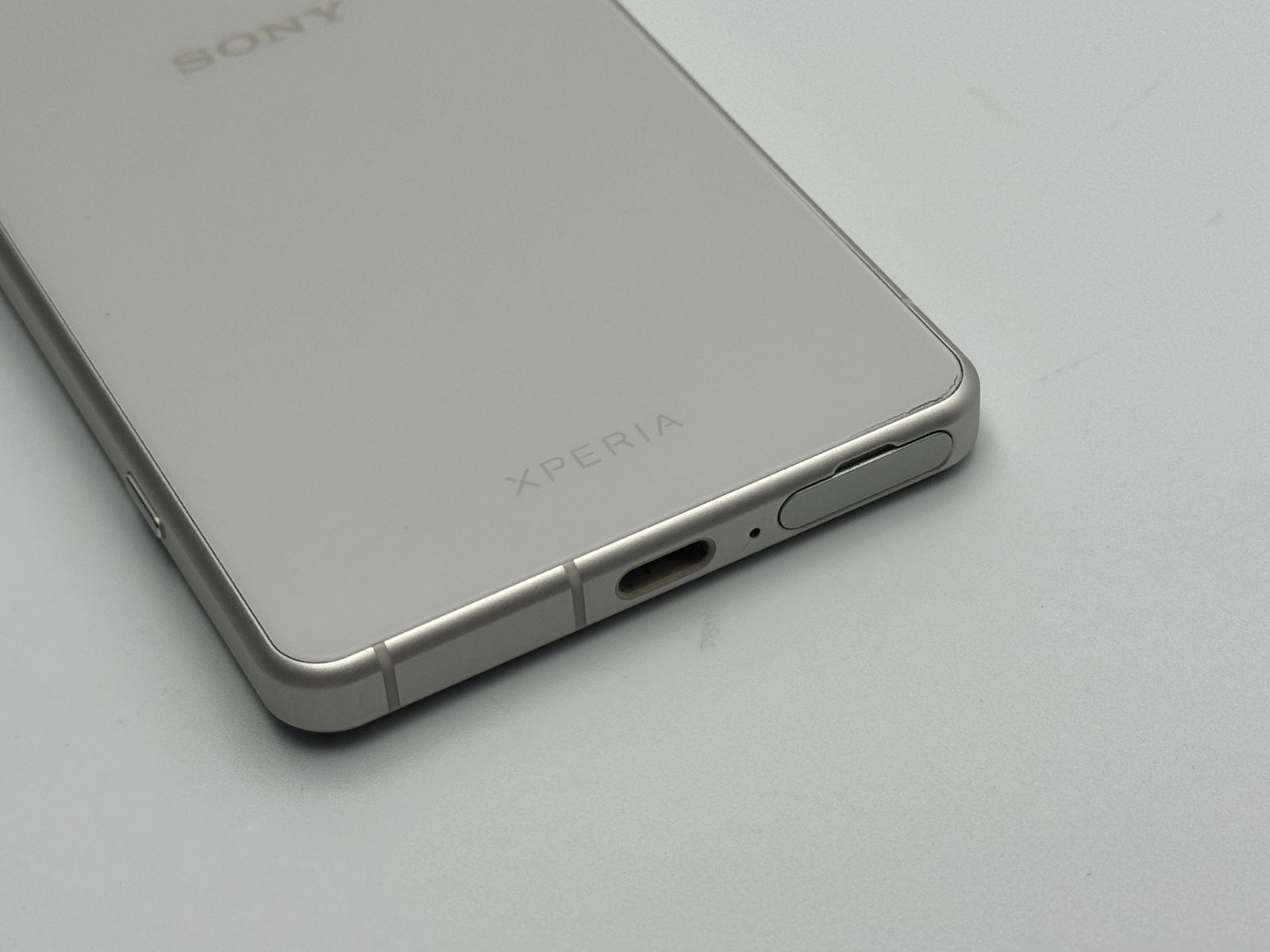 中古C】Xperia 5 IV A204SO 8GB+128GB エクリュホワイト SIMフリー 白 