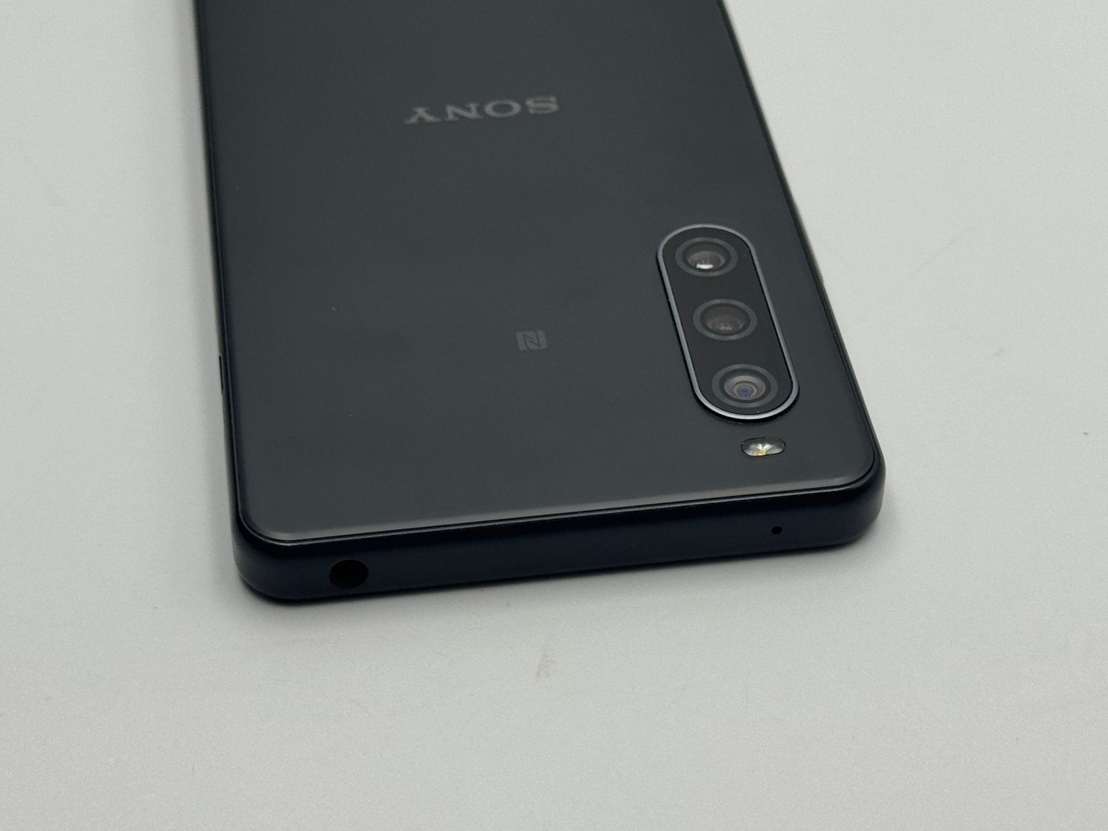 【中古B】Xperia 10 IV A202SO ブラック SIMフリー 白ロム