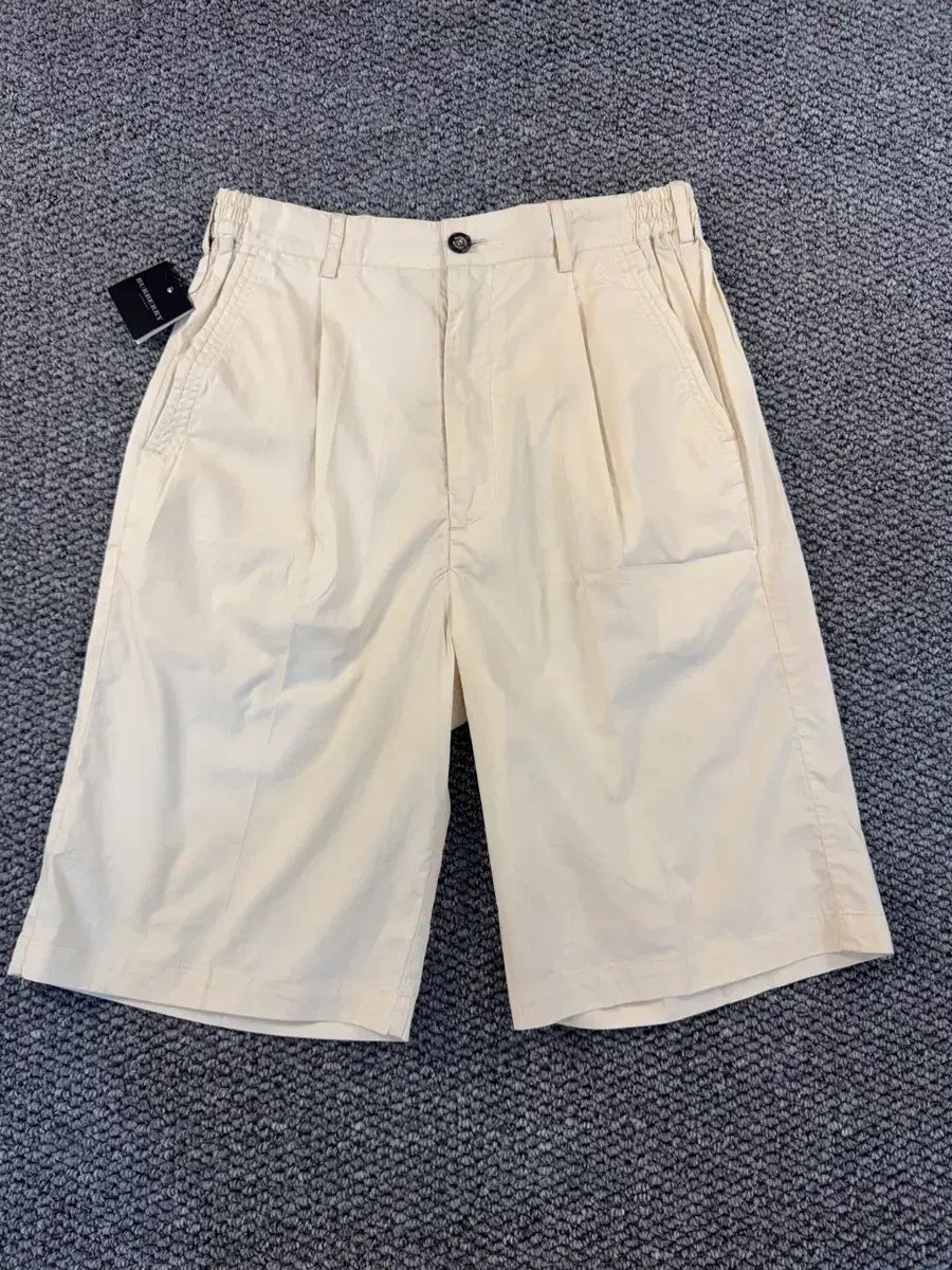 バーバリー コットン ハーフパンツ ベージュ