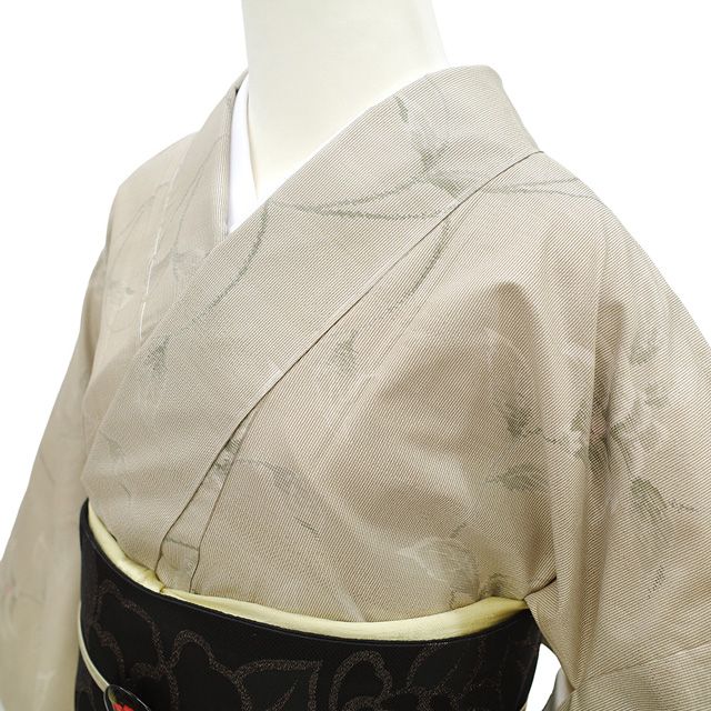 新古品】 本場大島紬 着物 袷 正絹 横双 織絣 証紙付き 色泥染 薄茶