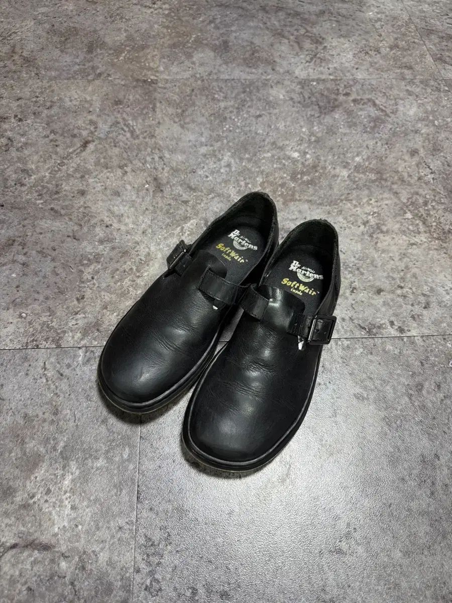 DR. MARTENS ドクターマーチン パトリシア 230