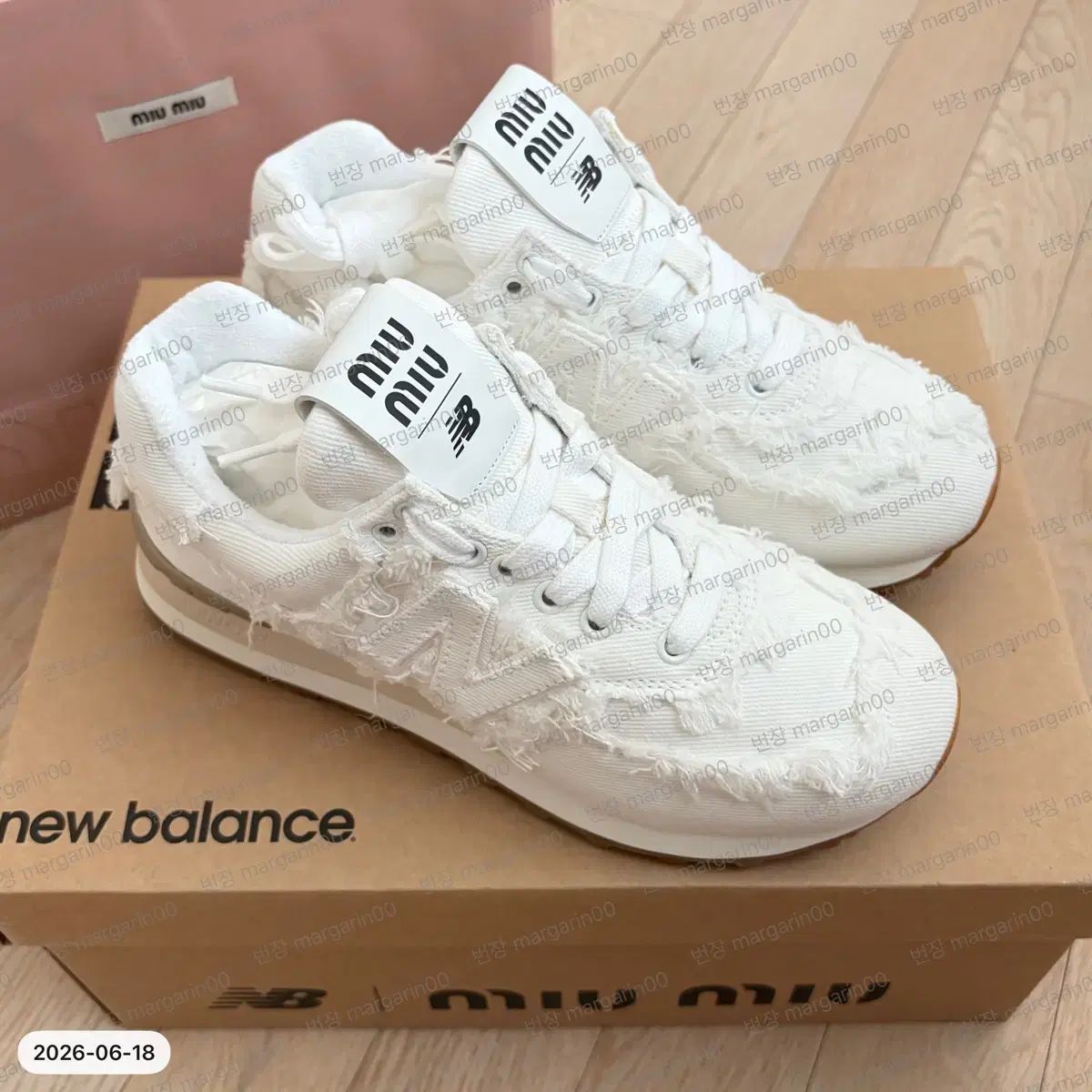 ミュウミュウ ニューバランス 574 デニム 白 35 5 新品
