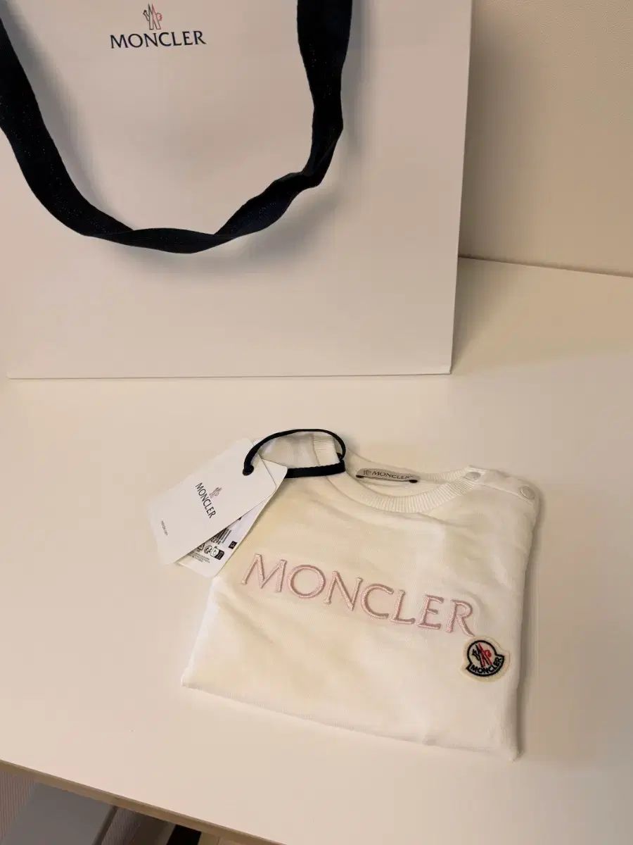 (新品韓国国内正規品) MONCLER モンクレール キッズ 半袖T スウェット 女の子