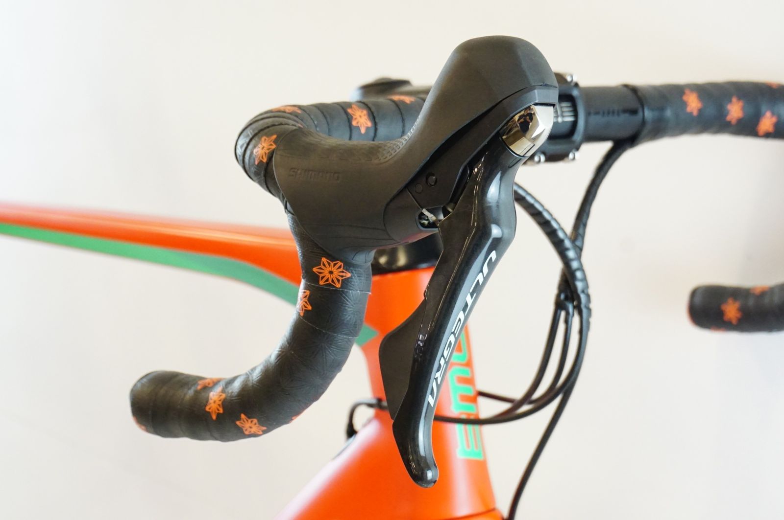 BMC 「ビーエムシー」 ROADMACHINE 02 ONE カスタム 2018年モデル BMC 「ビーエムシー」 ROADMACHINE 02 ONE カスタム 2018年モデル
