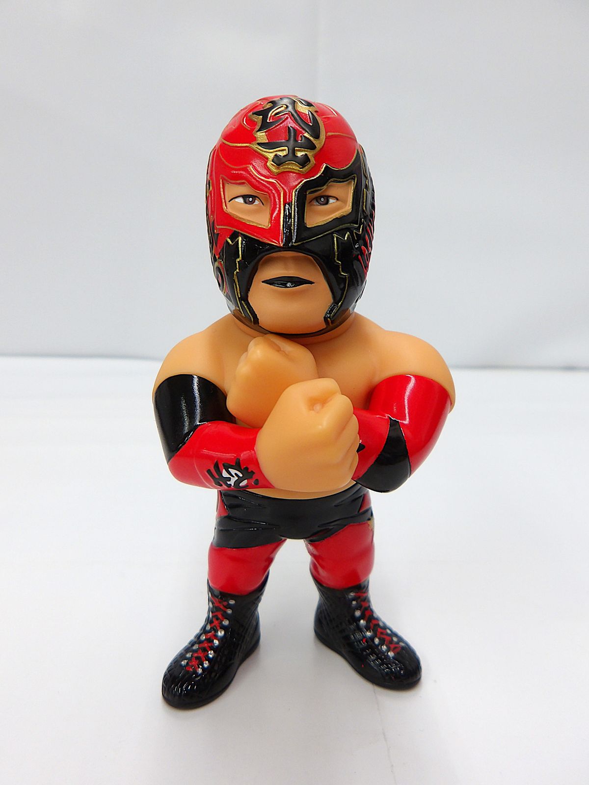 中古】 新日本プロレス BUSHI選手 16dソフビコレクション 限定赤黒