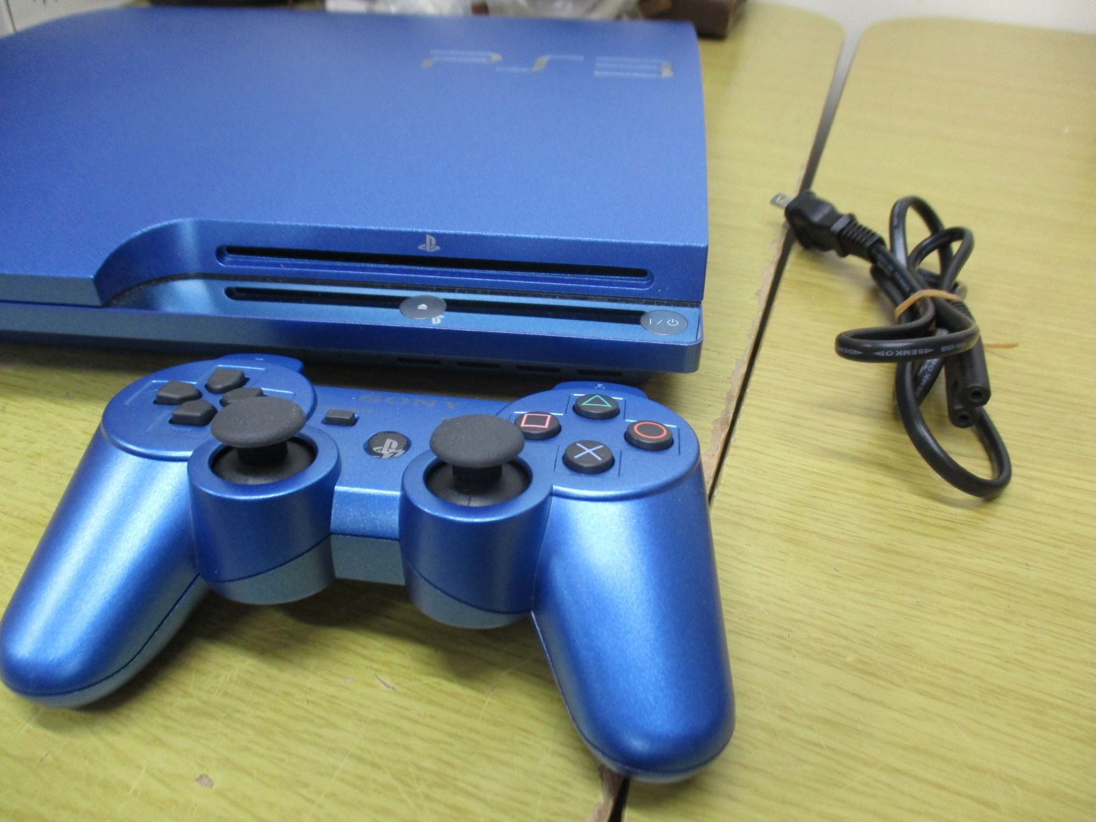 C115　CECH-3000B PS3 　プレイステーション3　開封済みソフト　gran turismo5　スプラッシュブルー　playstation3 動作品　本体　コントローラー付属　sony