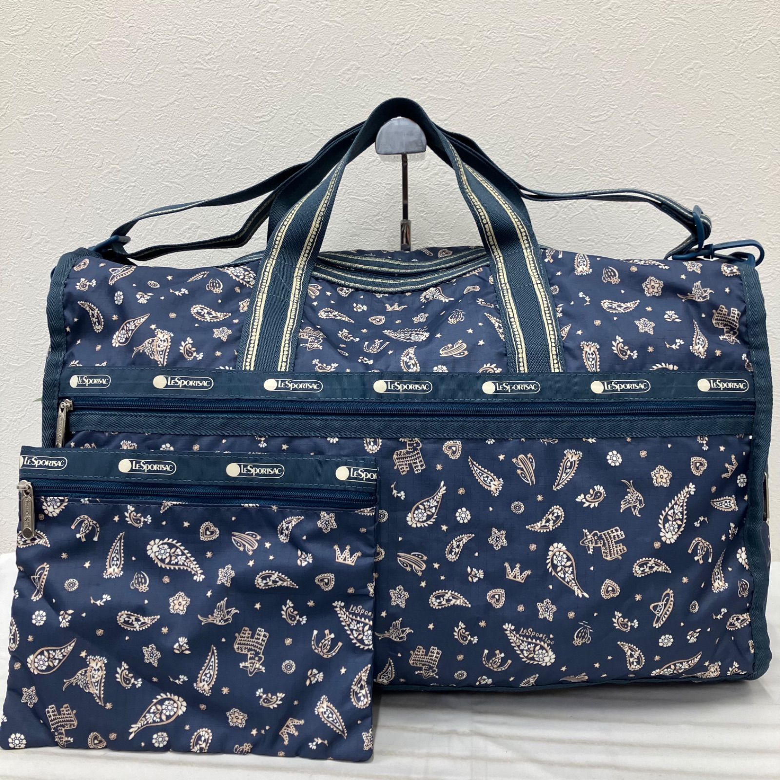 5147　【美品】　LeSportsac　レスポートサック　2way　ボストンバッグ　旅行用バッグ　ポーチ　ネイビー　ブルー　ペイズリー　レディース　軽量　大きめ　大容量