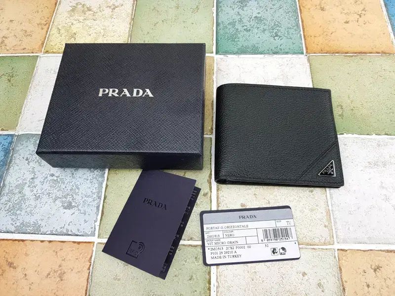 PRADA プラダ ユニセックス サフィアーノ 二つ折り財布 2MO513