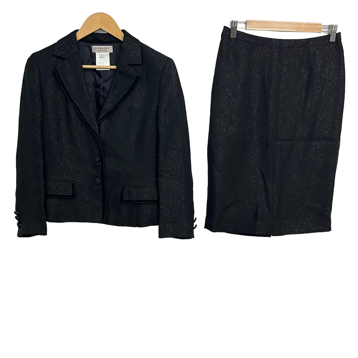 GIVENCHY(ジバンシー) スカートスーツ レディース美品 - 黒 ジャガード/花柄/ベロアパイピング/肩パッド