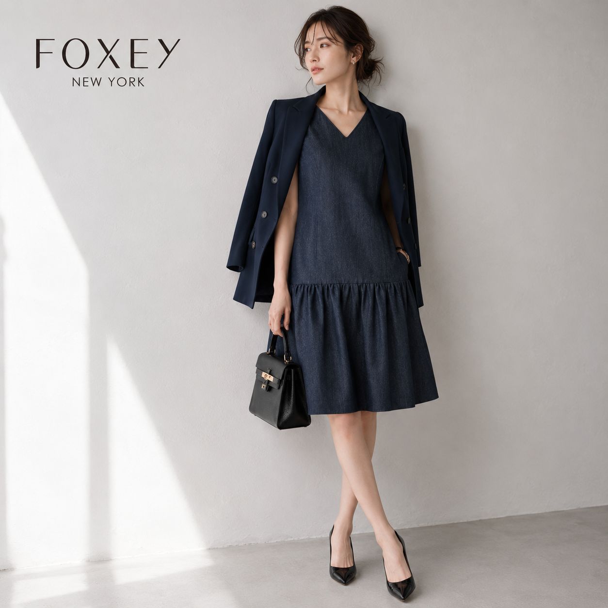 【未使用に近い/ 大人を美しく魅せる洗えるドレス】FOXEY NEW YORK 39368 / フォクシーニューヨーク INDIGO （インディゴ）濃紺 ノースリーブ ワンピース 38（S〜Mサイズ相当）デニム フレアフェミニン お食事会 お出かけ コーデ