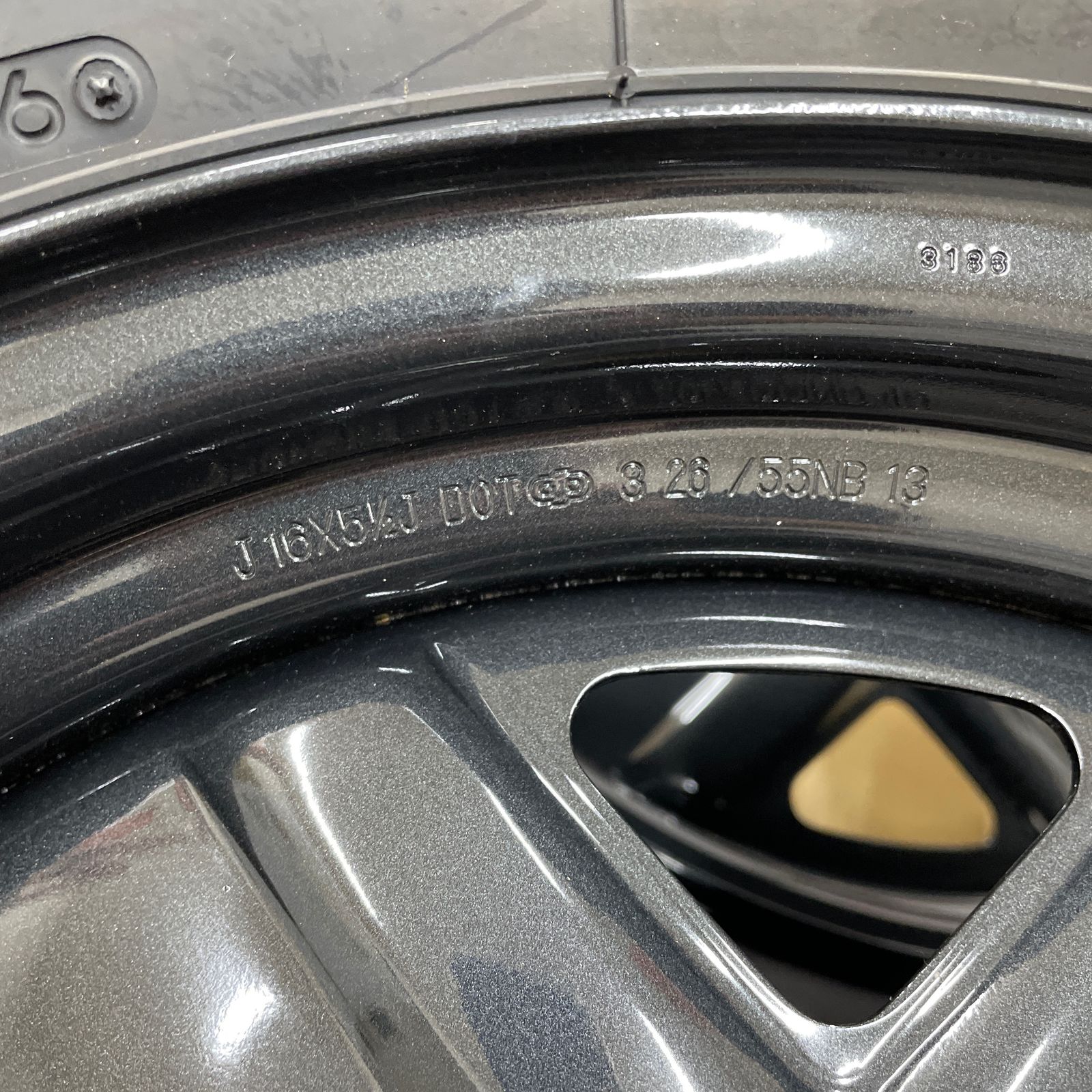 純正スズキジムニーBS DUELER H/L 852 175/80R16 16インチ 5.5J タイヤ 