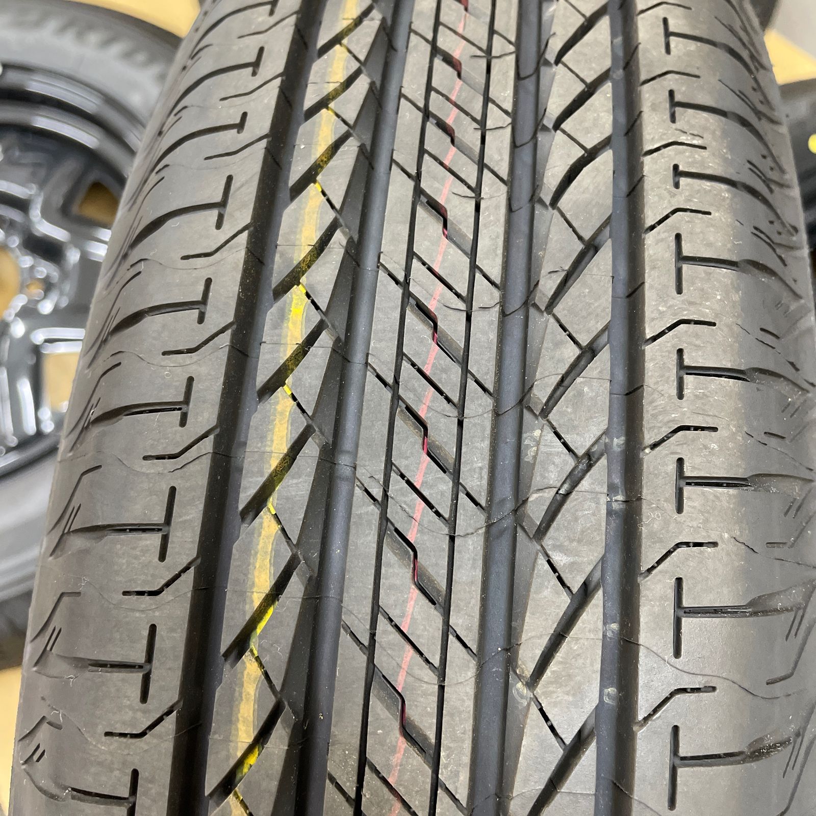 純正スズキジムニーBS DUELER H/L 852 175/80R16 16インチ 5.5J タイヤ 