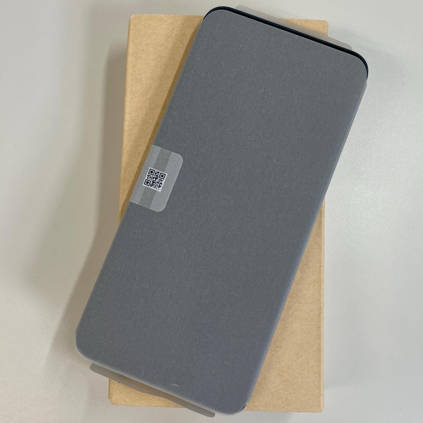 docomo arrows We2 F-52E ネイビーグリーン