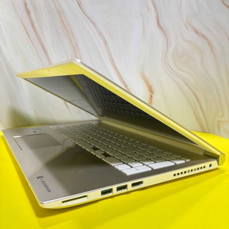 完品＆美品】テレワーク対応 東芝 Core i5 SSD240GB メモリ8GB Win11