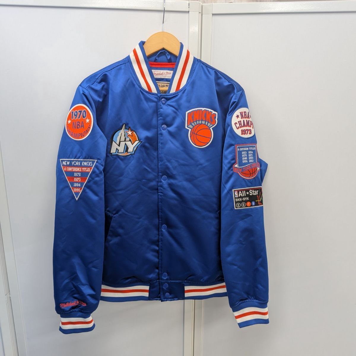 ミッチェルアンドネス NBA ニックススタジャンブルー mitchell&ness ミッチェルアンドネス New York Knicks ニックス サテン
