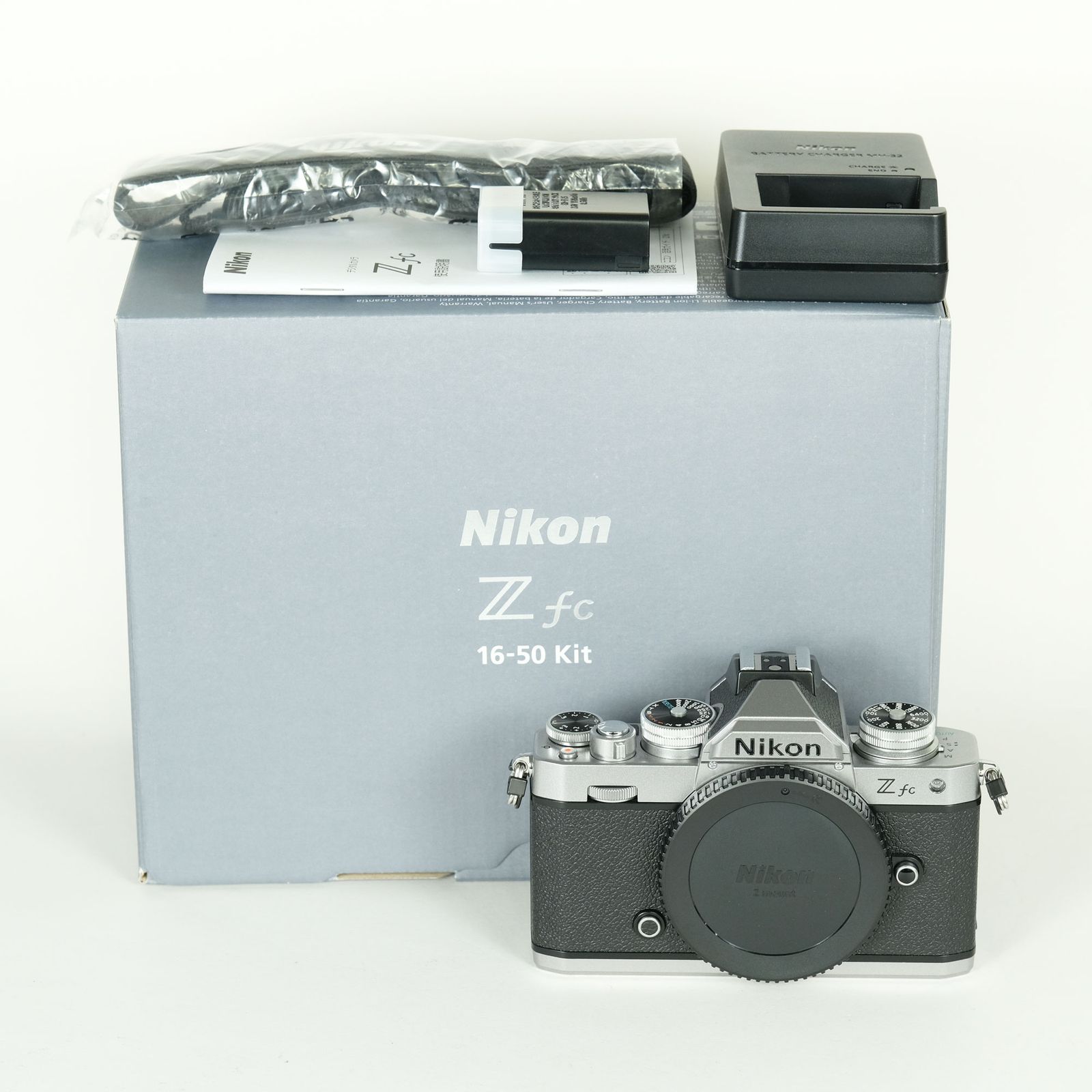 [美品 | シャッター数3,550回] Nikon Z fc [ボディ シルバー] | Nikon Zマウント