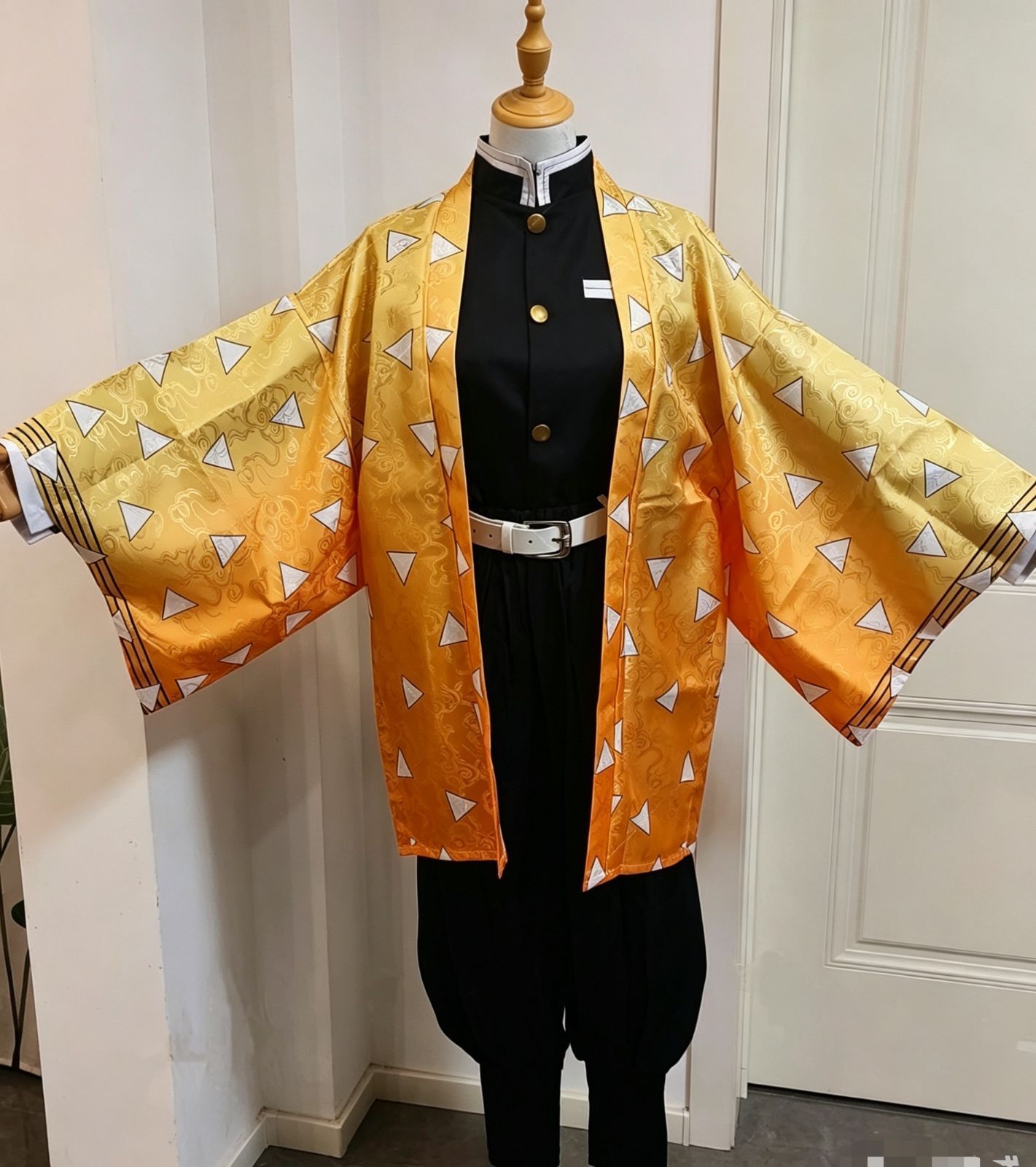 鬼滅の刃 我妻善逸 コスプレ衣装 フルセット 羽織付き 高品質 鬼滅の刃 我妻善逸 コスプレ衣装フルセット 三角模様羽織付き 高品質