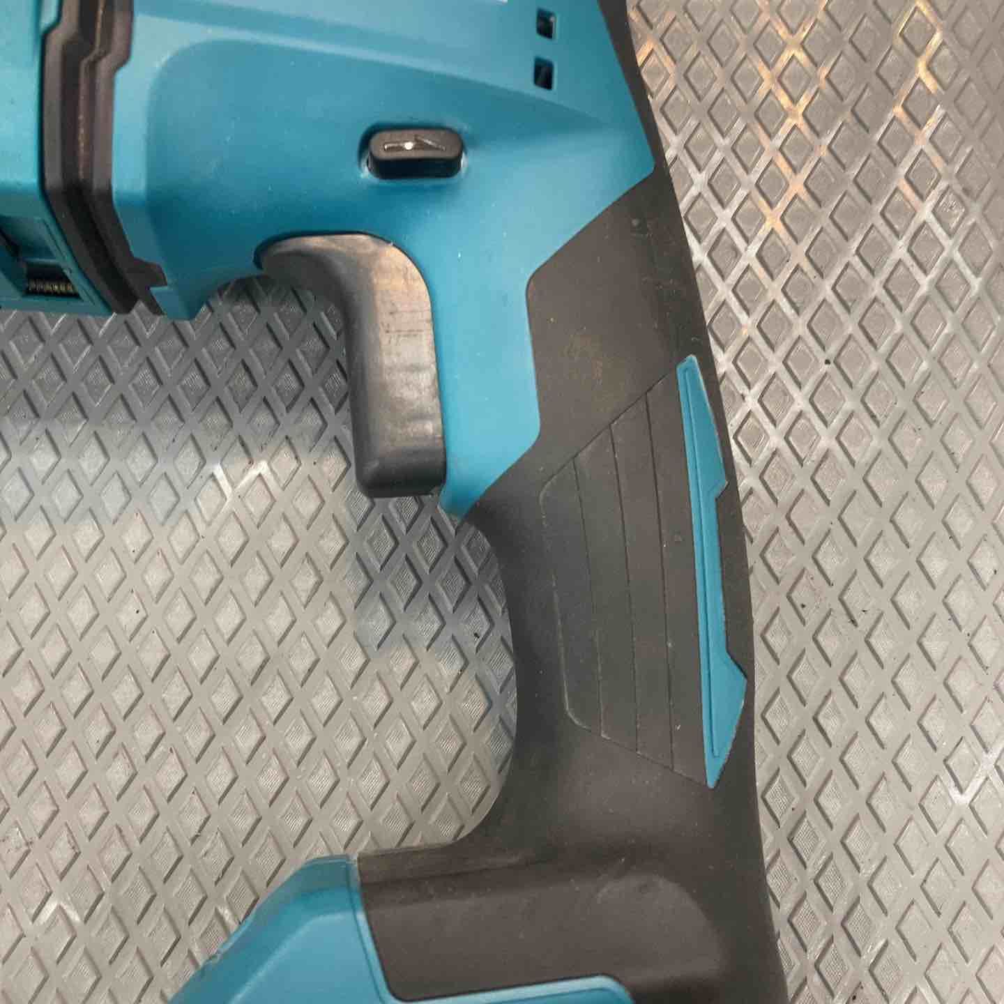 中古品】マキタ(makita) コードレスハンマドリル HR181DZK【所沢店 