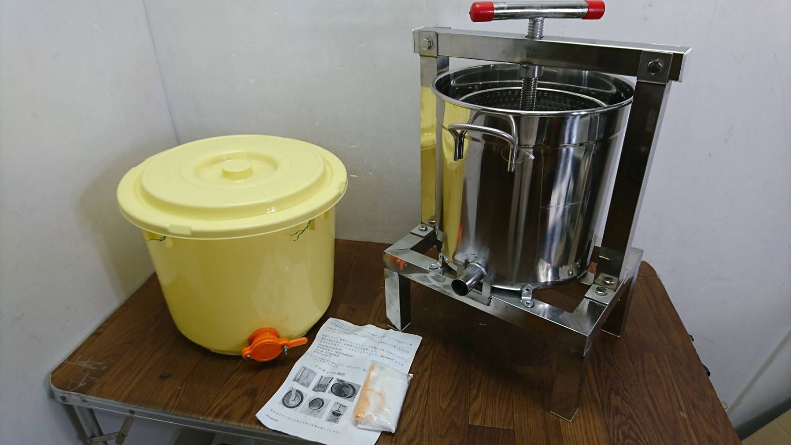 送料無料た58697 手動蜂蜜圧搾機 ステンレス製 本体外寸(約) 幅430×奥行き300×高さ580mm