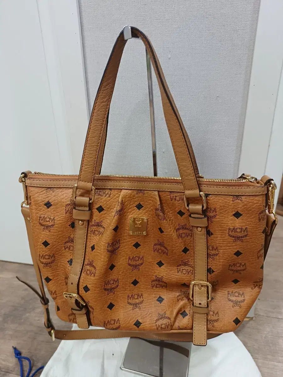 MCM エム シー エム 正規品 *正規品タグあり *小さいサイズ *状態良し