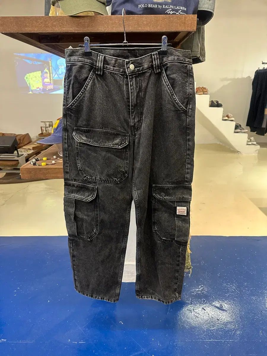 リーバイス ブラック デニム カーゴ パンツ