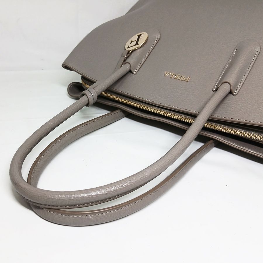 ※併売商品※◆中古状態良好◆FURLA【フルラ】ショルダートートバッグ レザー グレージュ レディース M1867 ※併売商品※◆中古状態良好◆FURLA【フルラ】ショルダートートバッグ レザー グレージュ レディース M1867