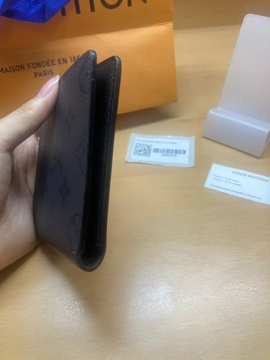 Louis Vuitton ルイヴィトン エクリプス リバース 二つ折り財布 Louis Vuitton ルイヴィトン エクリプス リバース 二つ折り財布