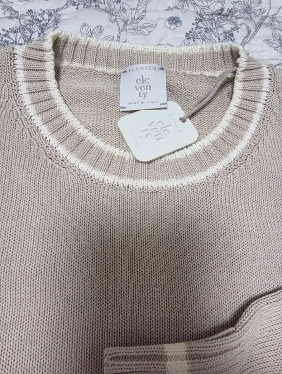 新品 現代百貨店 ヒュンダイデパート Eleventy(イレブンティ) ベージュ ニット / サイズ L 新品 現代百貨店 ヒュンダイデパート Eleventy(イレブンティ) ベージュ ニット / サイズ L