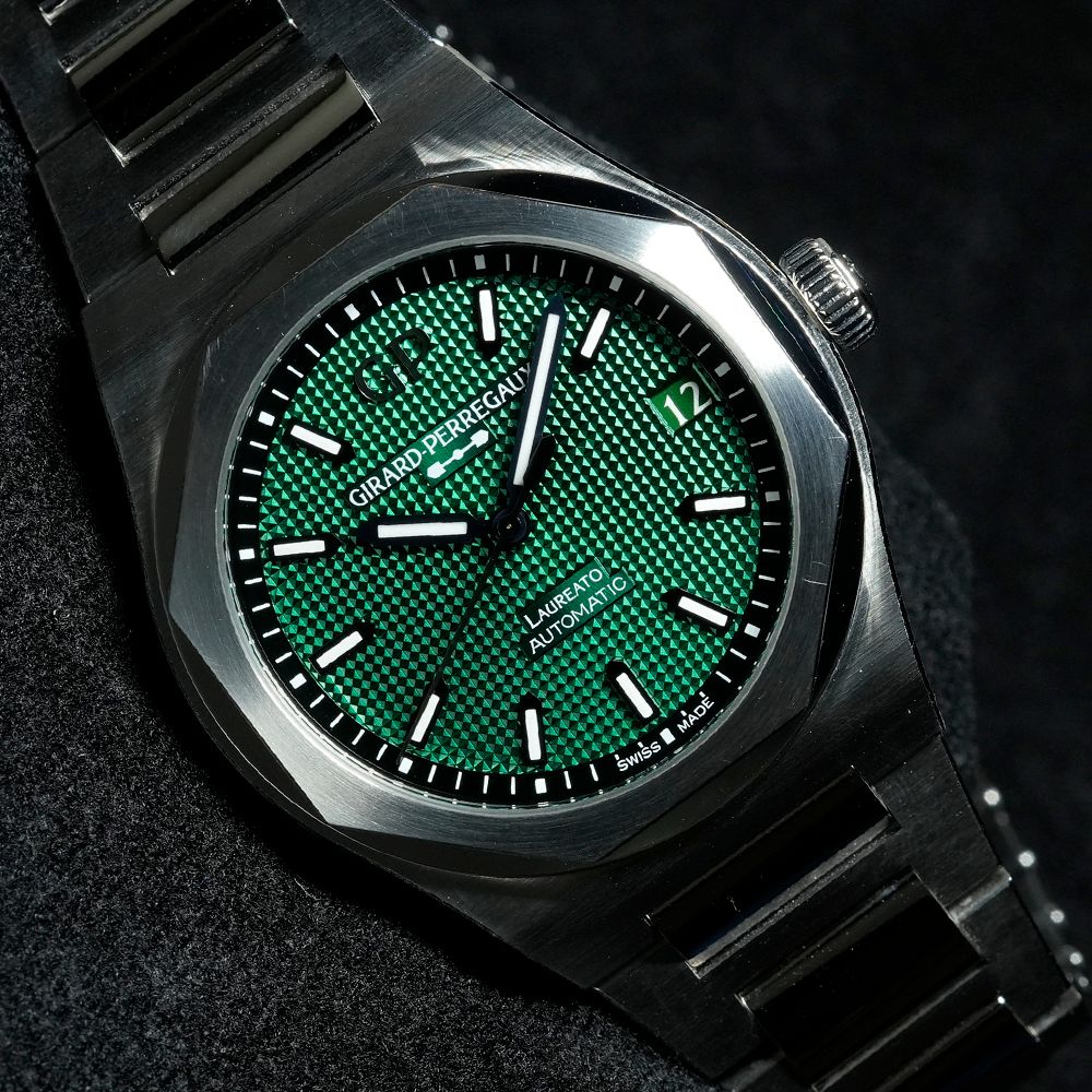 ロレアート 42mm グリーン 箱・2023年国内正規保証書付き Ref.81010-11-3153-1CM 中古品 メンズ 腕時計