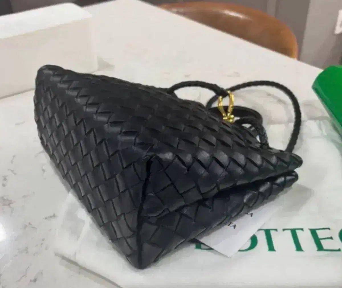 BOTTEGA VENETA ボッテガ・ヴェネタ アンドゥアモ スモール ブラック 出品