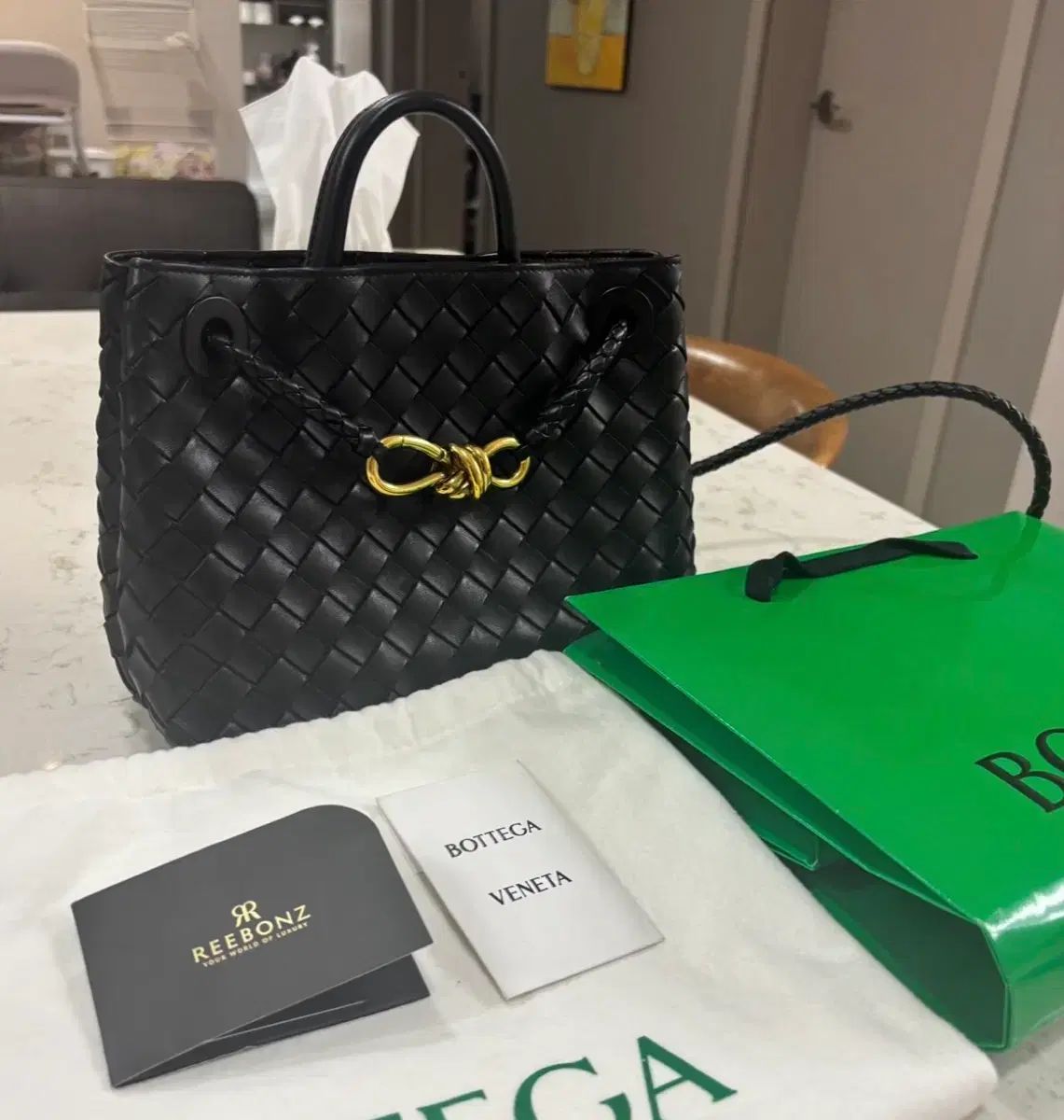 BOTTEGA VENETA ボッテガ・ヴェネタ アンドゥアモ スモール ブラック 出品
